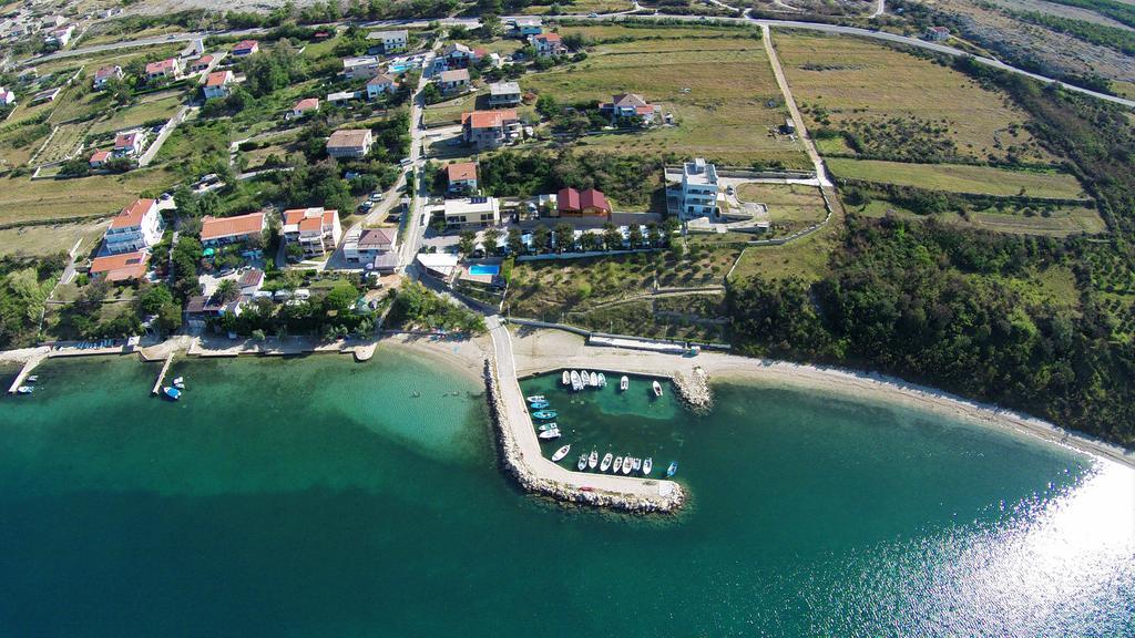 Odmoree Camp & Hostel Ražanac Kültér fotó