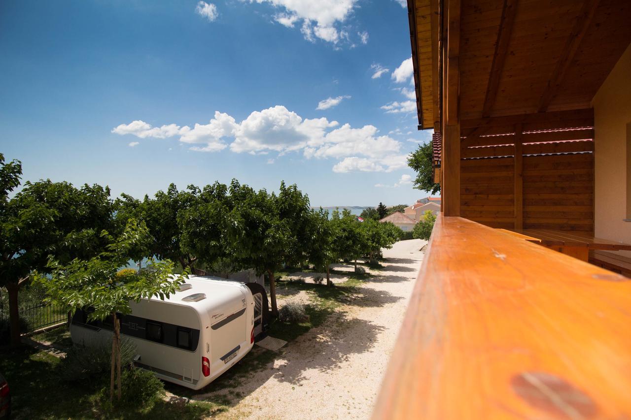 Odmoree Camp & Hostel Ražanac Kültér fotó